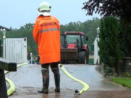 Die Feuerwehren waren durch erneute Unwetter gefordert.