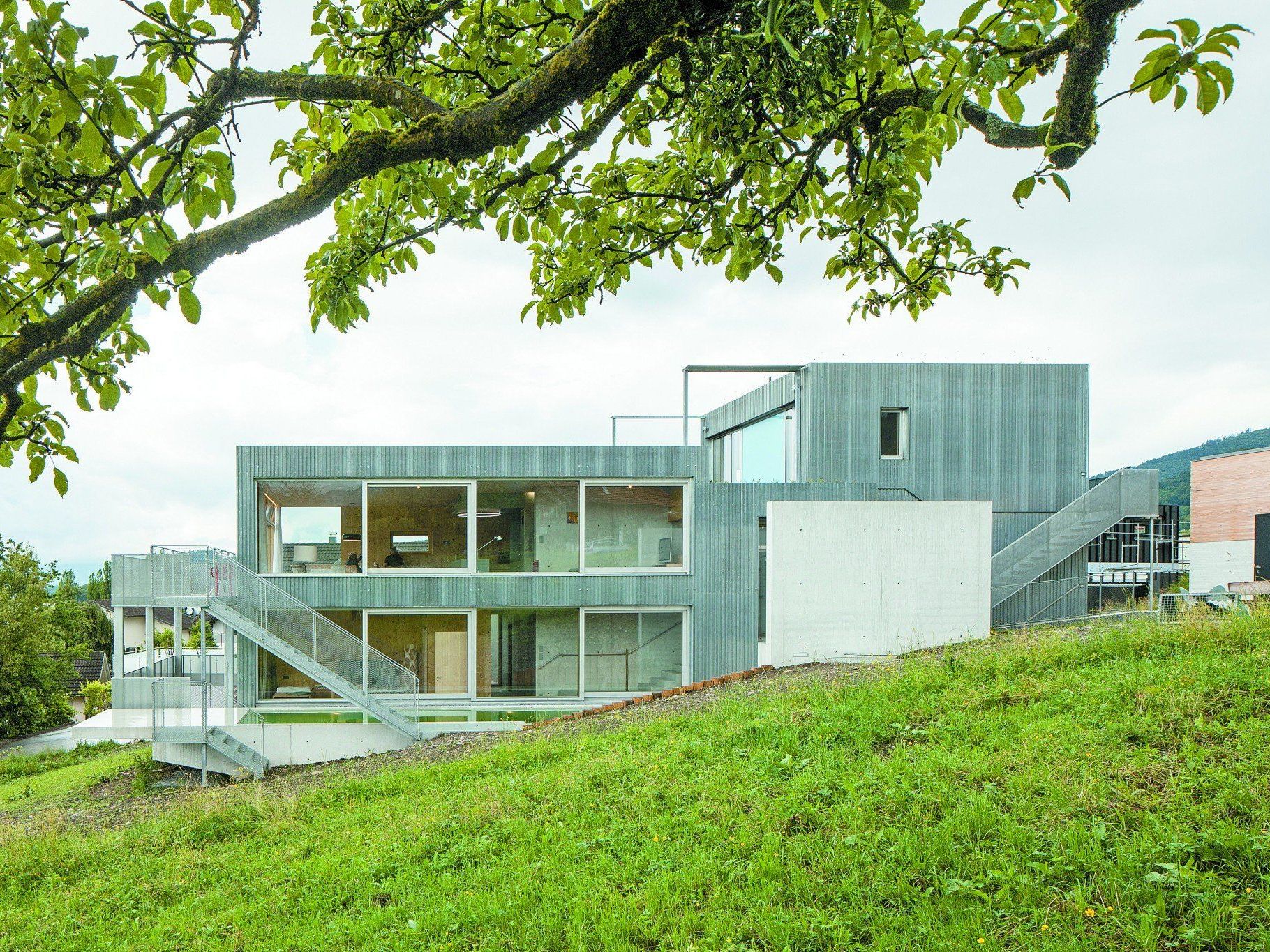 "Es ist ein richtiges Sonnenhaus." (R. Häfele, Bauherrin) "Es ist ein richtiges Sonnenhaus." (R. Häfele, Bauherrin)