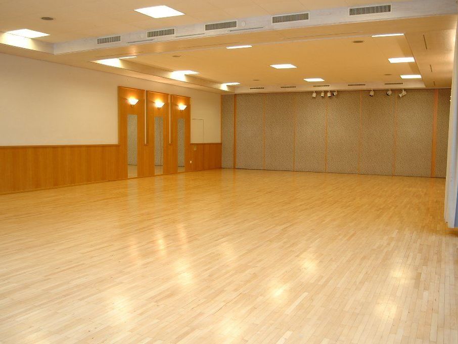 Der Bresner Saal erhält eine neue Innenausstattung. Der Bresner Saal erhält eine neue Innenausstattung.