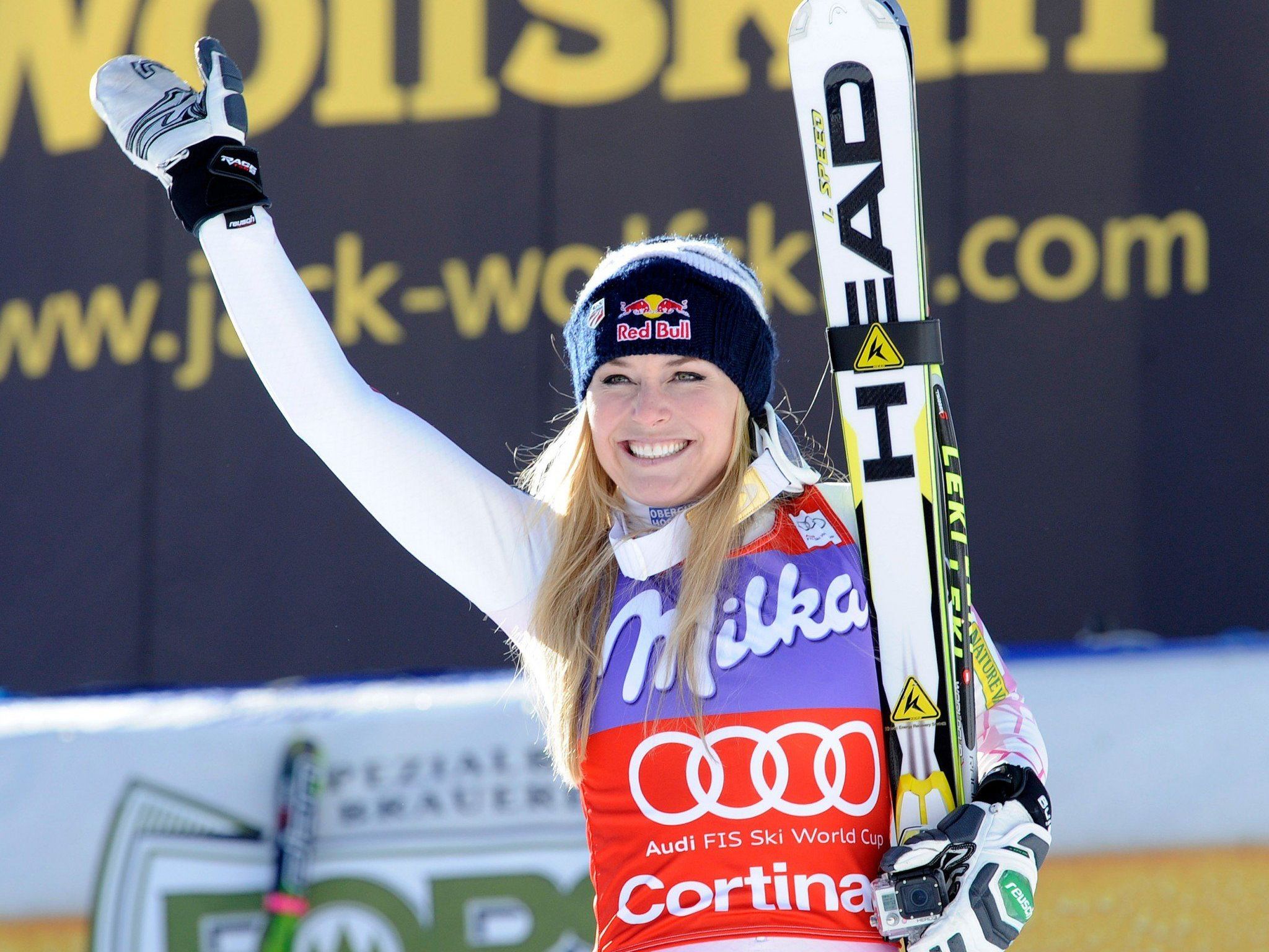 Lindsey Vonn nach ihrem Abfahrtssieg in Cortina d'Ampezzo am 19. Jänner 2013. Lindsey Vonn nach ihrem Abfahrtssieg in Cortina d'Ampezzo am 19. Jänner 2013.