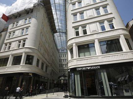 Bottega Veneta zieht ins "Goldene Quartier" ein. Bottega Veneta zieht ins "Goldene Quartier" ein.