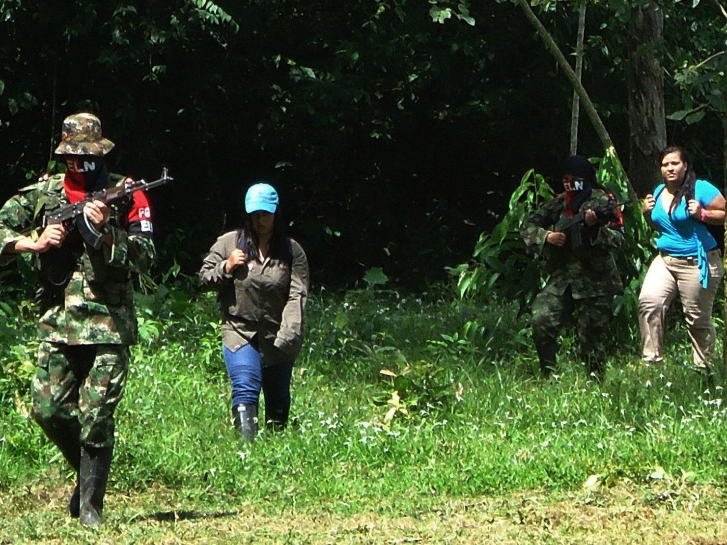 Die Guerillaorganisation ELN ist vermutlich für den Anschlag verantwortlich. Die Guerillaorganisation ELN ist vermutlich für den Anschlag verantwortlich.