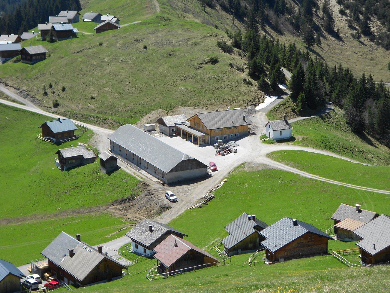 Das neue Senntum prägt das Landschaftsbild von Gamp. Das neue Senntum prägt das Landschaftsbild von Gamp.
