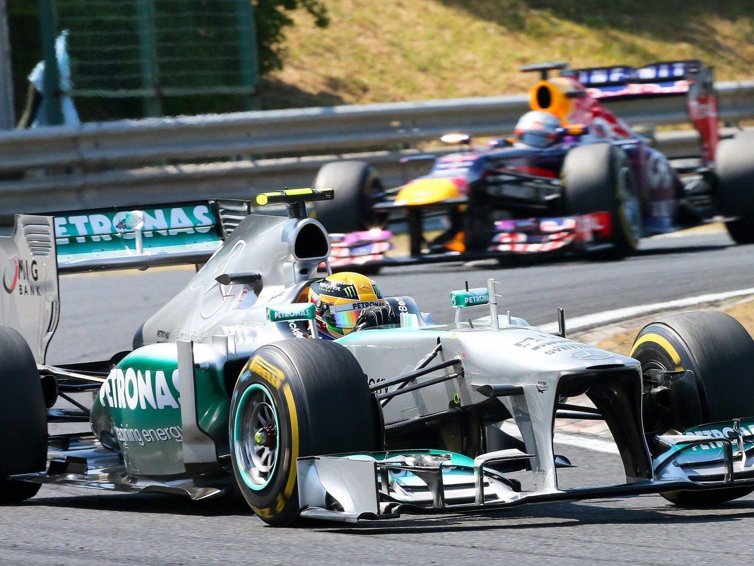 Lewis Hamilton feiert in Ungarn seinen ersten GP-Sieg für Mercedes.