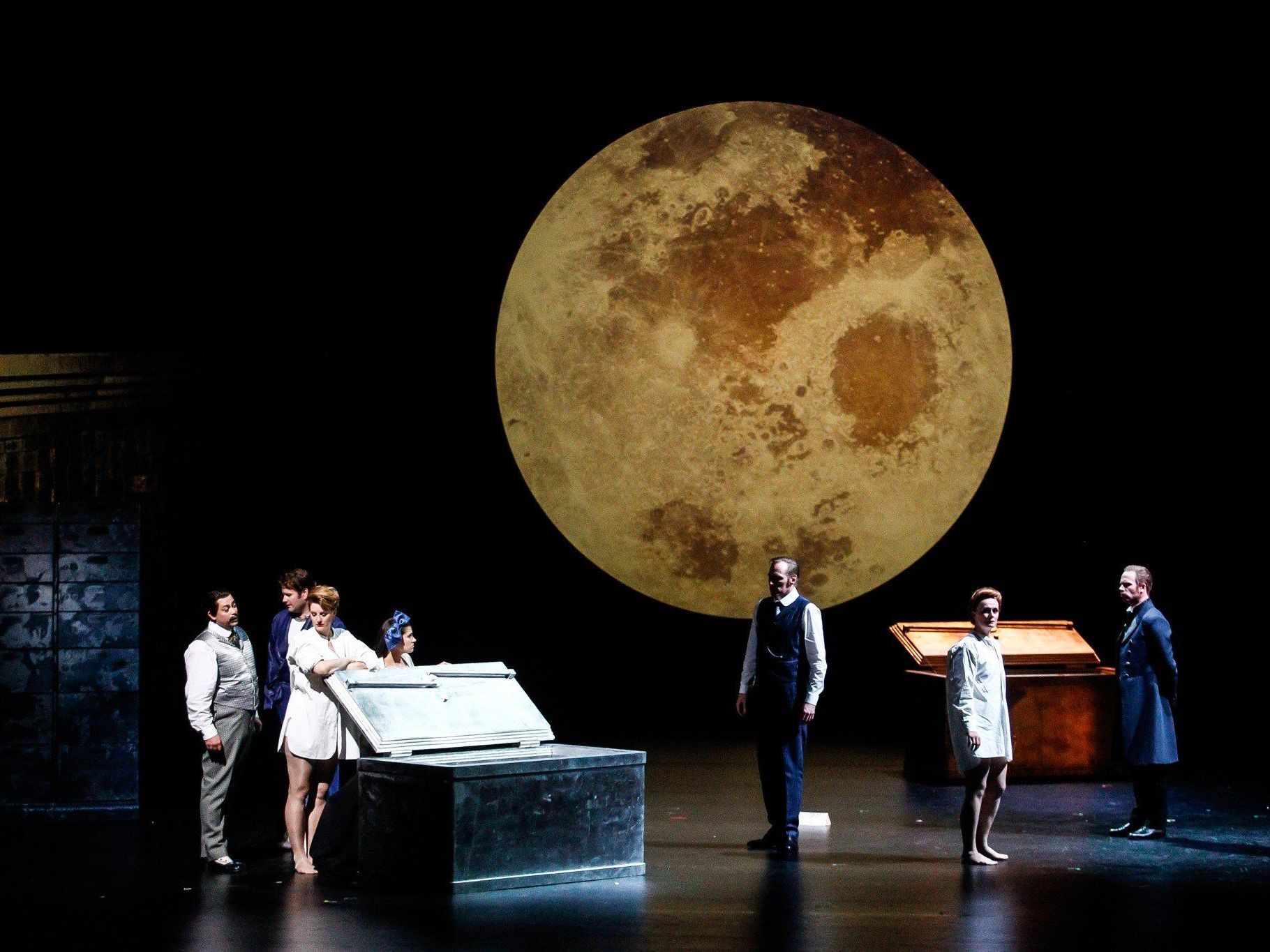 94 Prozent Auslastung für "Der Kaufmann von Venedig" - "Die Zauberflöte" blieb bisher trocken. 94 Prozent Auslastung für "Der Kaufmann von Venedig" - "Die Zauberflöte" blieb bisher trocken.