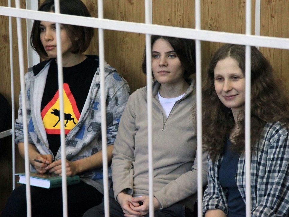 Stars setzten sich für Freilassung von Pussy Riot ein. Stars setzten sich für Freilassung von Pussy Riot ein.