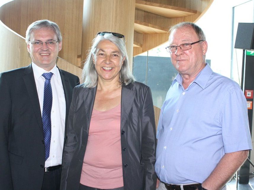 Ausstellungseröffnung mit LR Harald Sonderegger, GF Renate Breuß und Obmann Anton Kaufmann. Ausstellungseröffnung mit LR Harald Sonderegger, GF Renate Breuß und Obmann Anton Kaufmann.