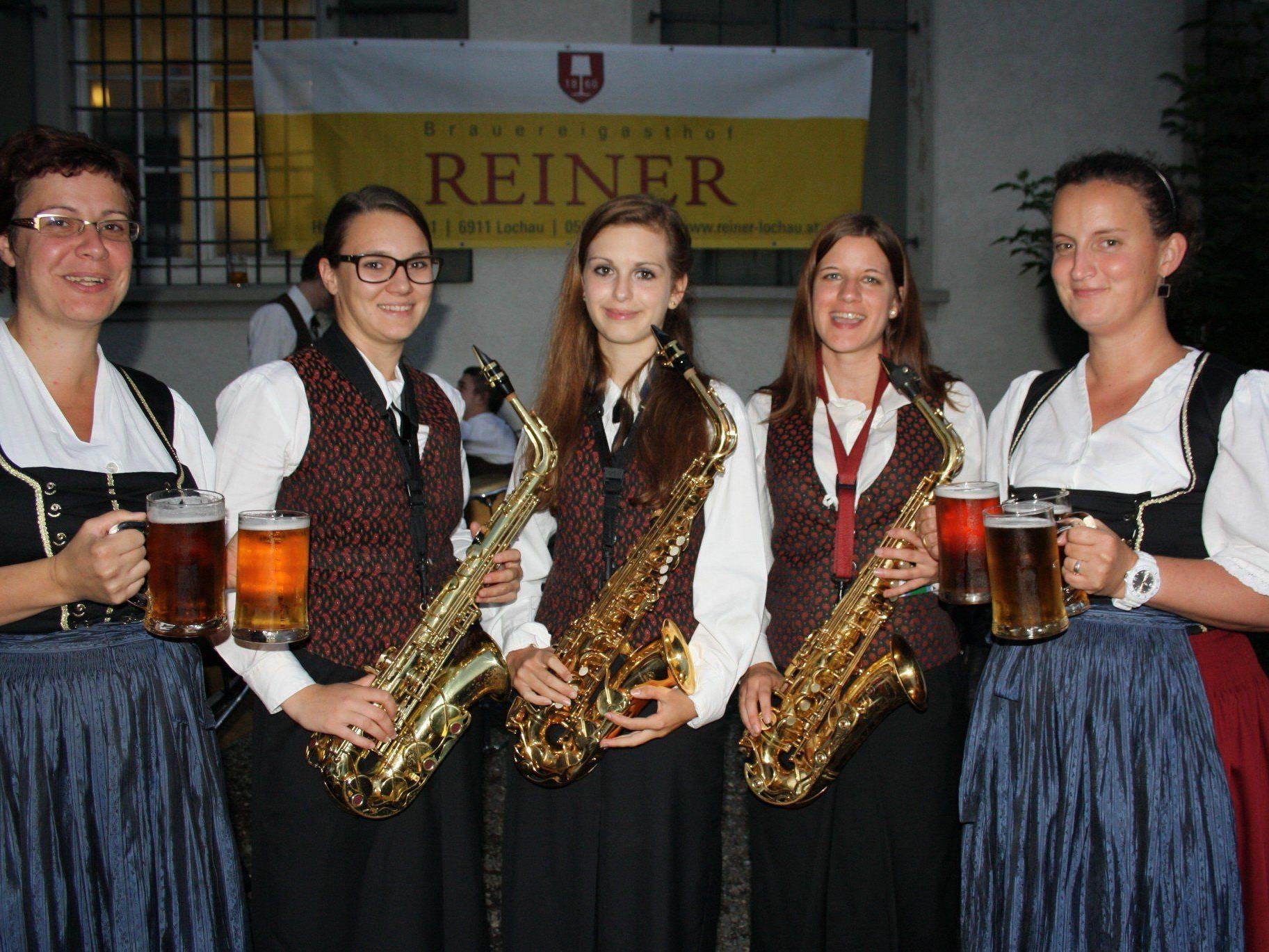 Erfolgreicher Dämmerschoppen mit dem Musikverein Lochau auf der „Reiner"-Festwiese.