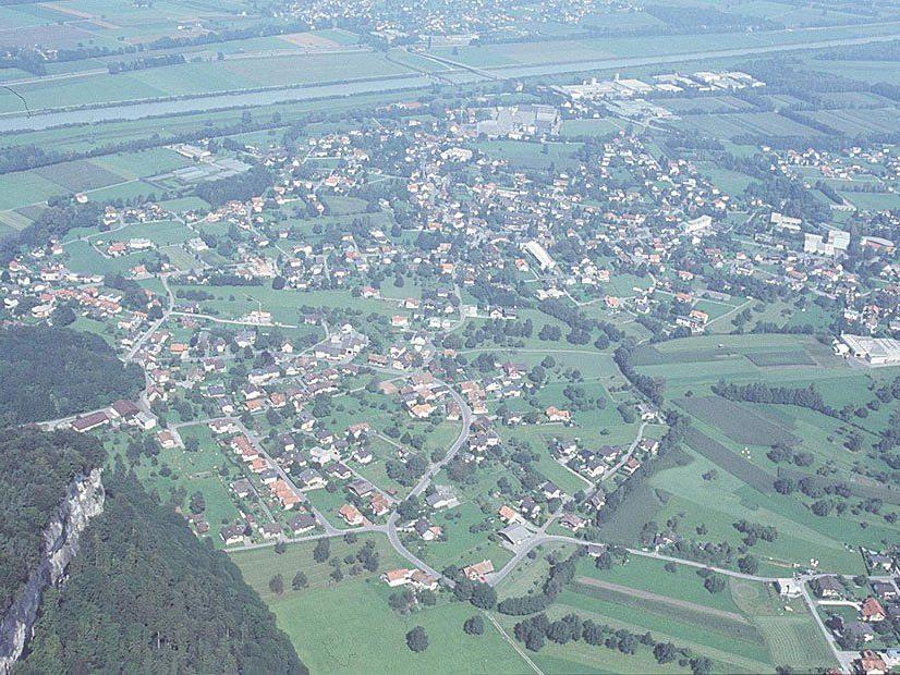 Luftaufnahme von Mäder aus dem Jahr 2000.