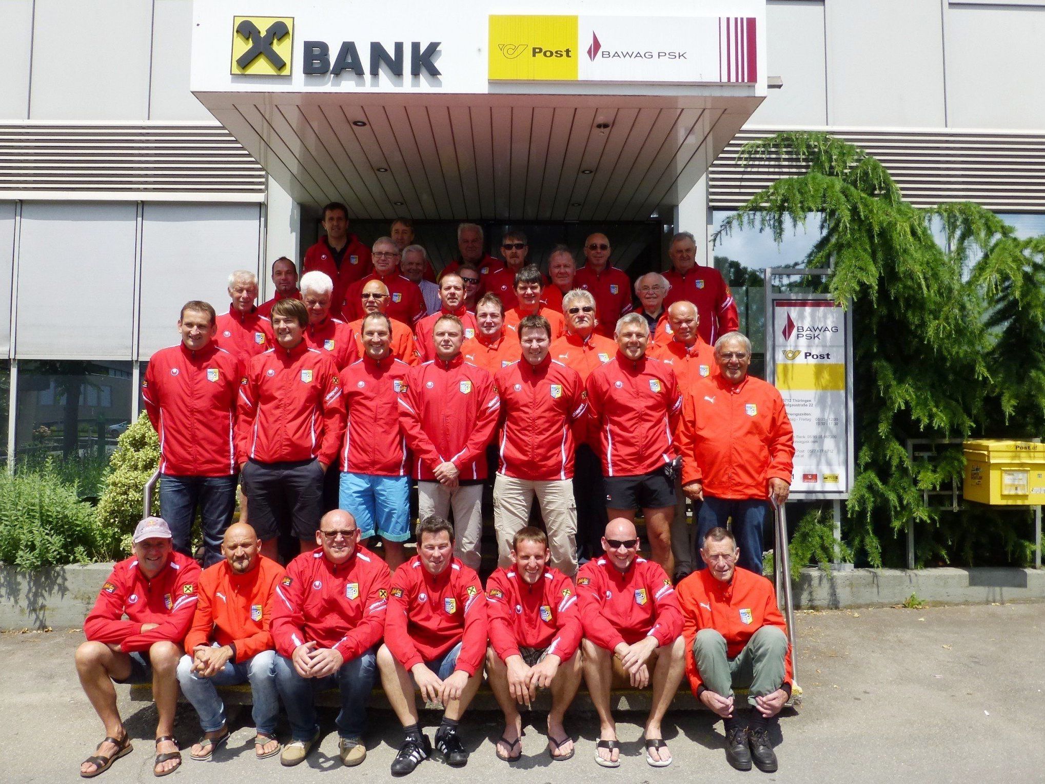 Neue Trainingsanzüge der AH Blumenegg und Spielerausflug 2013 Neue Trainingsanzüge der AH Blumenegg und Spielerausflug 2013