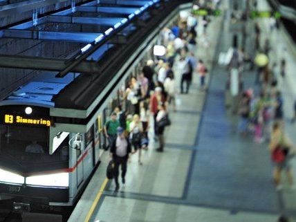 Die U-Bahn-Station Volktheater wird zur "Metro Boutique" Die U-Bahn-Station Volktheater wird zur "Metro Boutique"