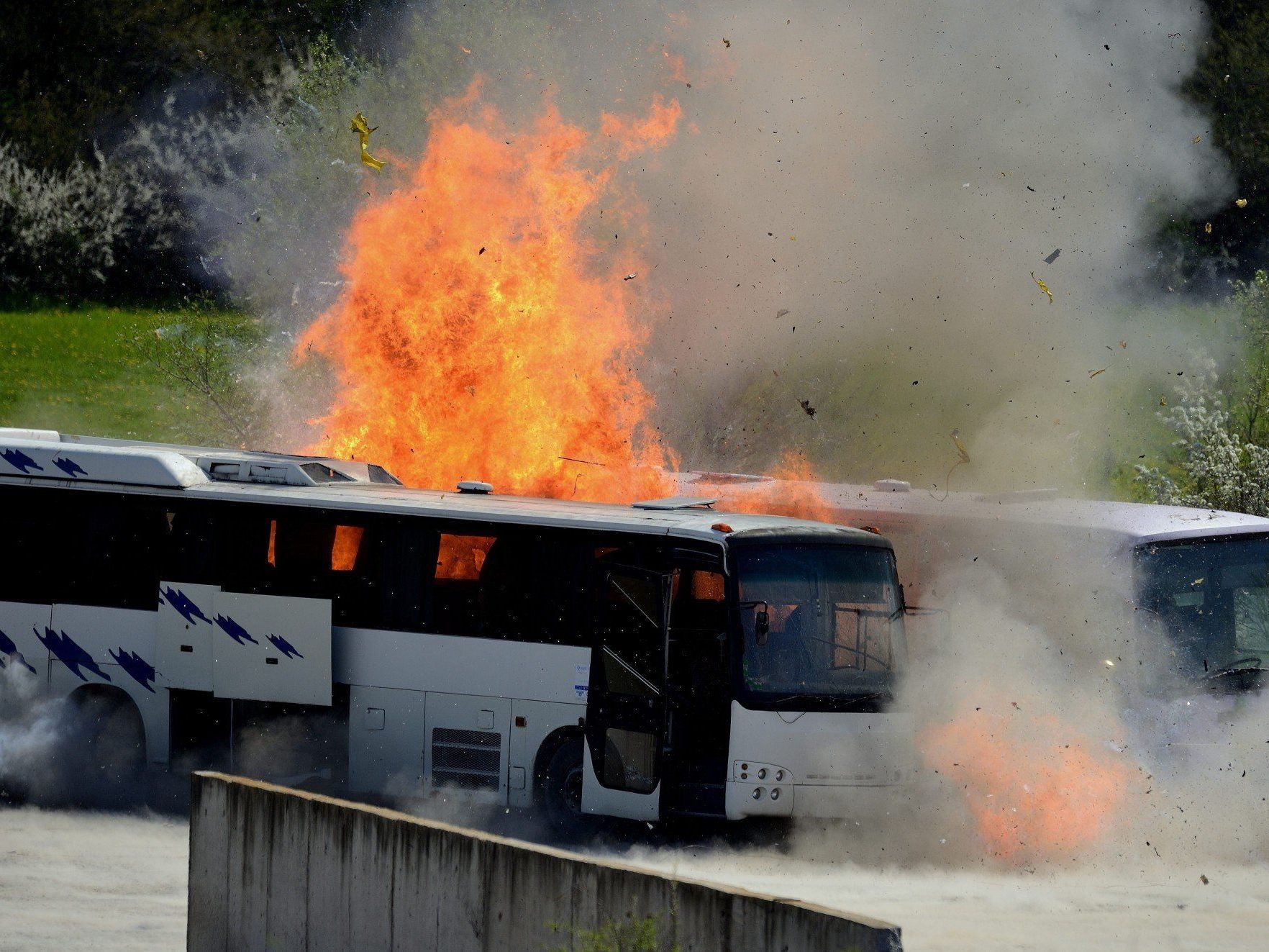 Die Hisbollah-Miliz wird verdächtigt, hinter einem Anschlag auf einen Bus in Burgas zu stehen. Die Hisbollah-Miliz wird verdächtigt, hinter einem Anschlag auf einen Bus in Burgas zu stehen.