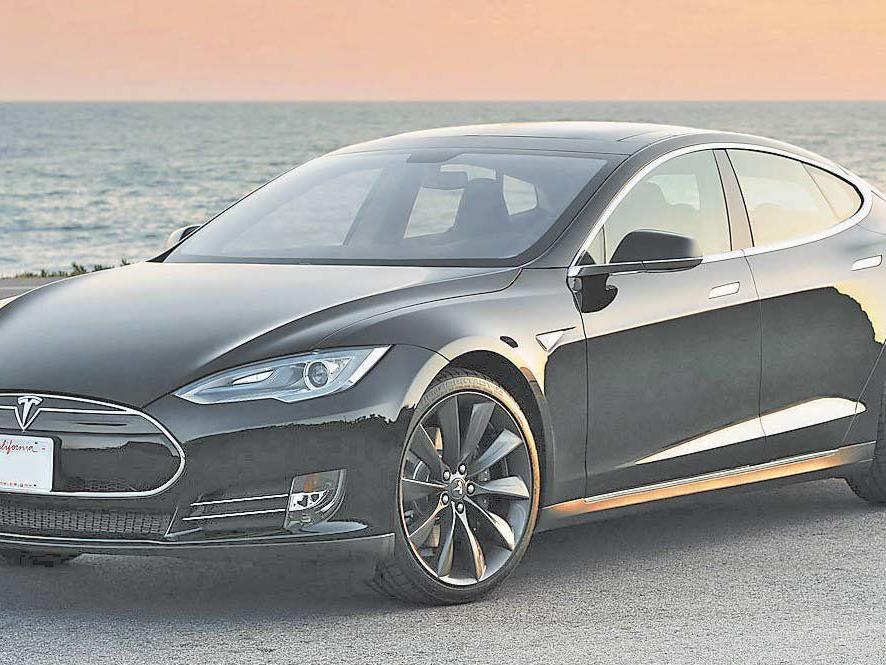 Der Tesla Modell S ist der Star der Elektro-Flotte bei der E-Rallye.