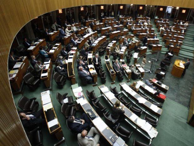 Blick in den Plenarsaal Blick in den Plenarsaal