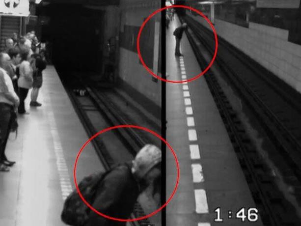 Überwachungsvideo zeigt, wie die Frau auf die Gleise stürzt und überrollt wird.