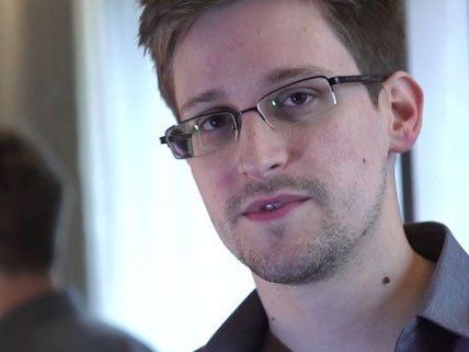 Laut WikiLeaks hat Snowden auch in Österreich Asyl beantragt. Laut WikiLeaks hat Snowden auch in Österreich Asyl beantragt.