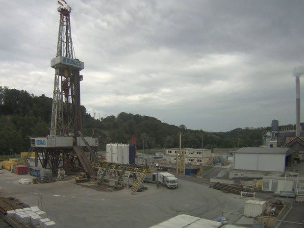 Schweiz stoppt Tiefenbohrung nach Erdbeben Schweiz stoppt Tiefenbohrung nach Erdbeben