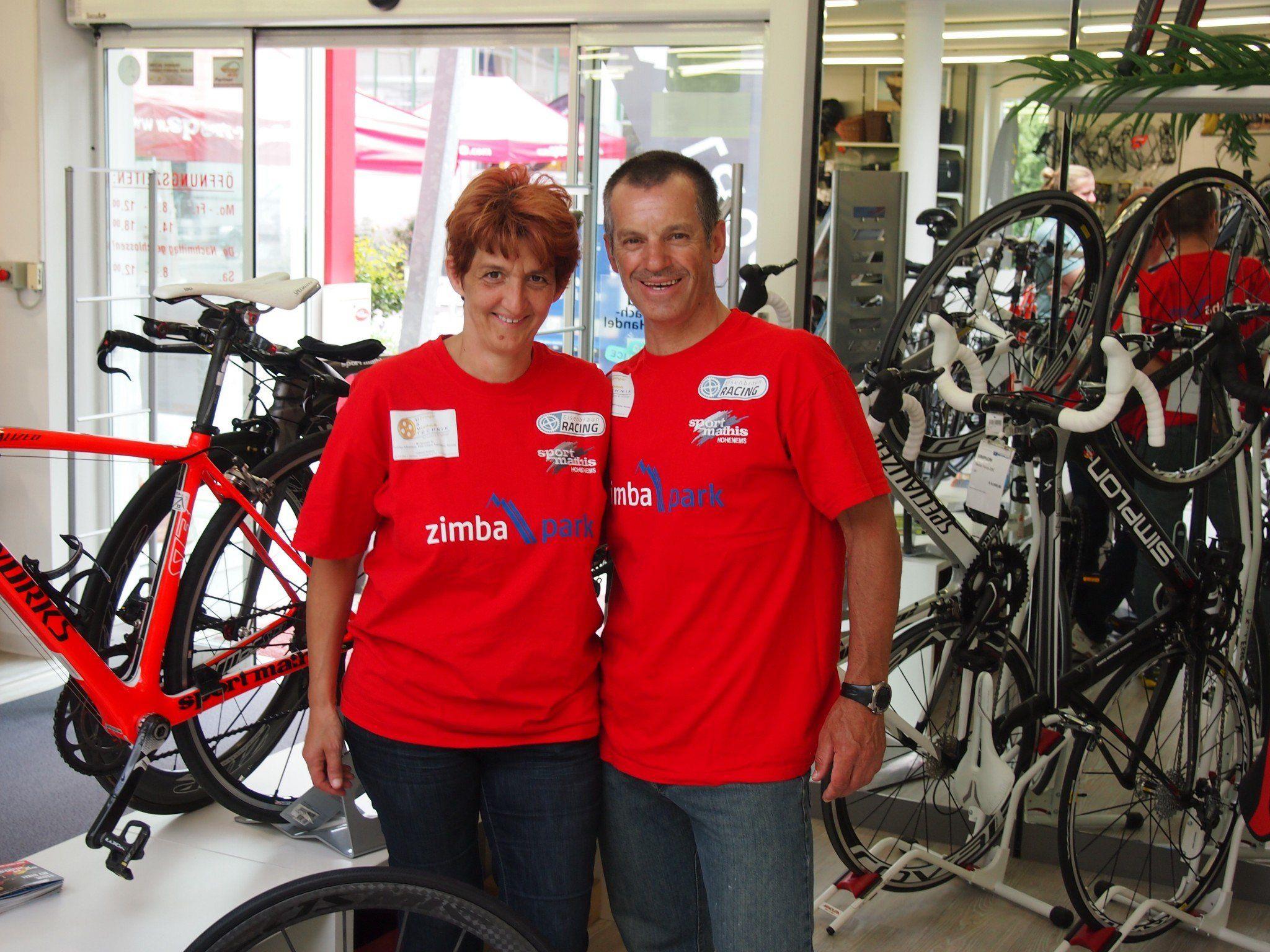 Extrem-Radsportler Hans Eisenbraun mit Sponsor Horst Mathis.