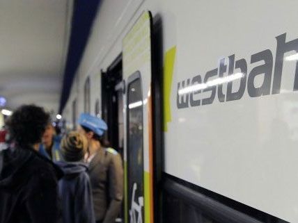 Garnitur der "Westbahn" blieb im Wienerwaldtunnel liegen Garnitur der "Westbahn" blieb im Wienerwaldtunnel liegen