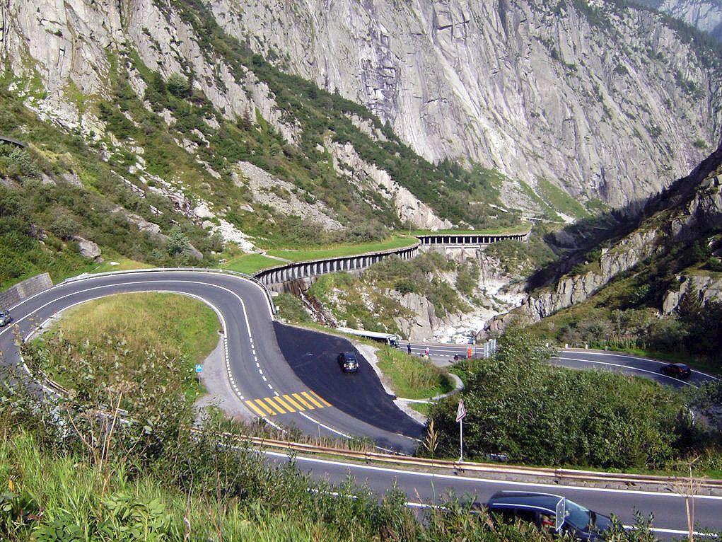 Gotthardpass: Es warten herrliches Alpenpanorama, Rastmöglichkeiten und kein "Tunnelblick". Gotthardpass: Es warten herrliches Alpenpanorama, Rastmöglichkeiten und kein "Tunnelblick".