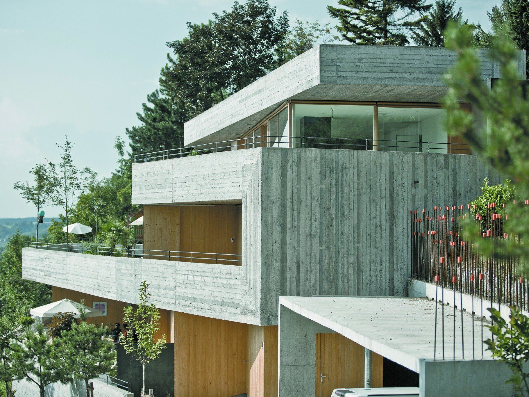 Architekt Kurt Schuster ist es mit seinem Team gegen nicht unerhebliche Konkurrenz gelungen, den Bauherrn mit seinem Entwurf zu überzeugen. Architekt Kurt Schuster ist es mit seinem Team gegen nicht unerhebliche Konkurrenz gelungen, den Bauherrn mit seinem Entwurf zu überzeugen.