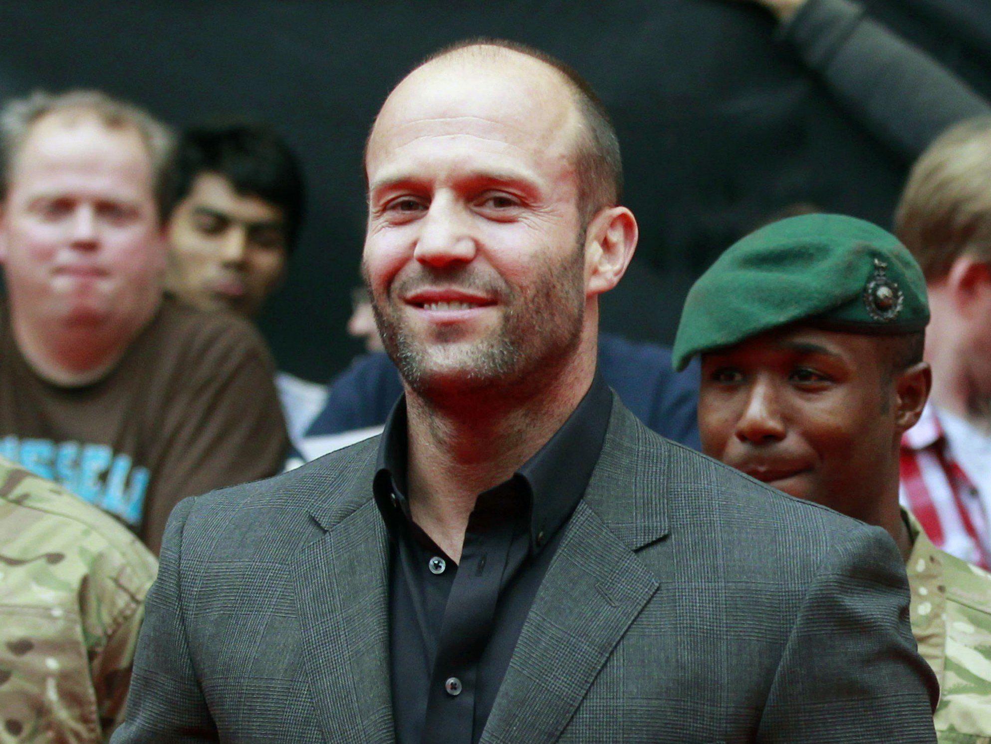 Jason Statham ist bei Dreharbeiten in Bulgarien beinahe ertrunken. Jason Statham ist bei Dreharbeiten in Bulgarien beinahe ertrunken.