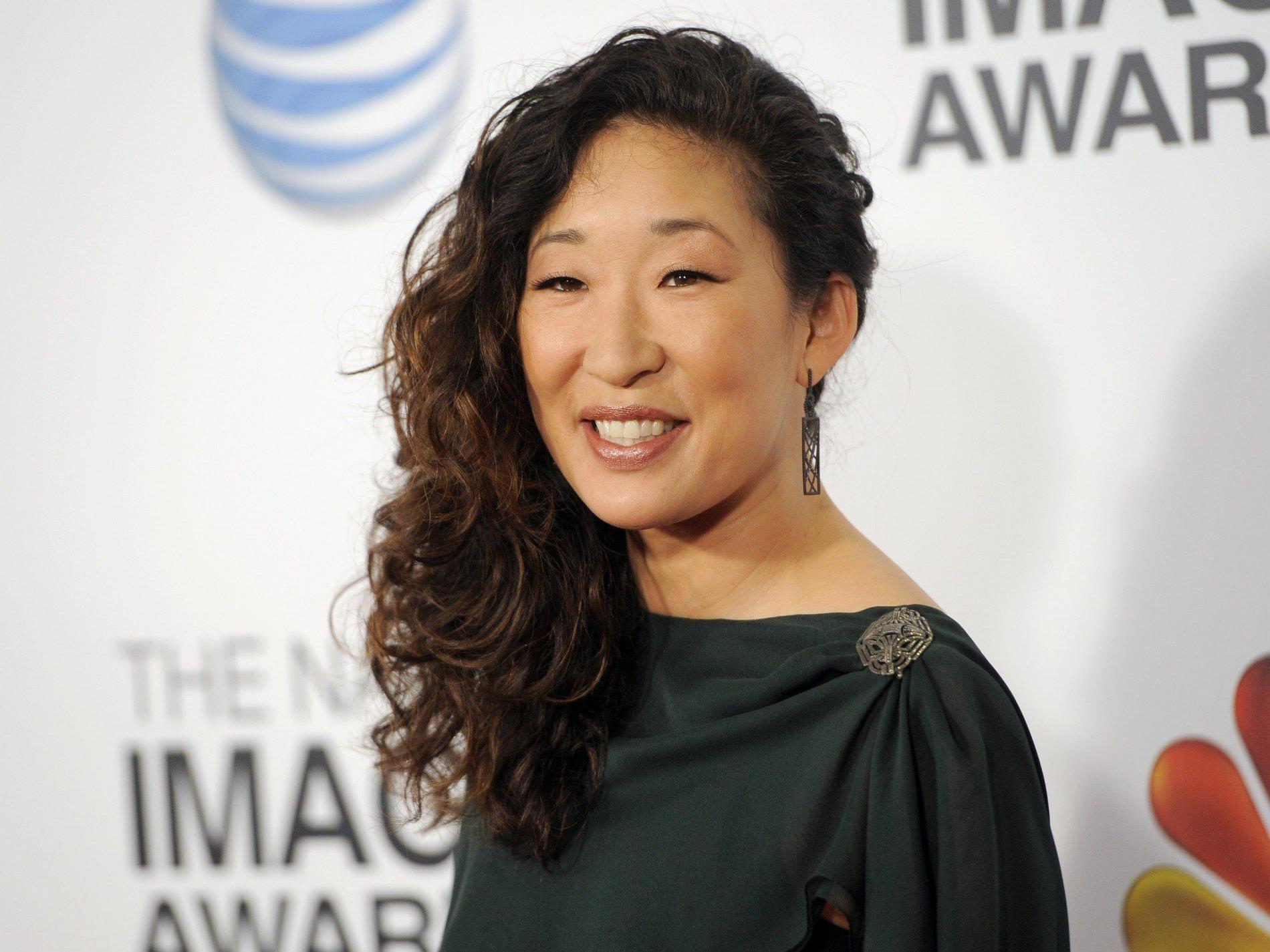 Sandra Oh, besser bekannt als Serienärztin Christina Yang, hängt ihren OP-Kittel an den Nagel.