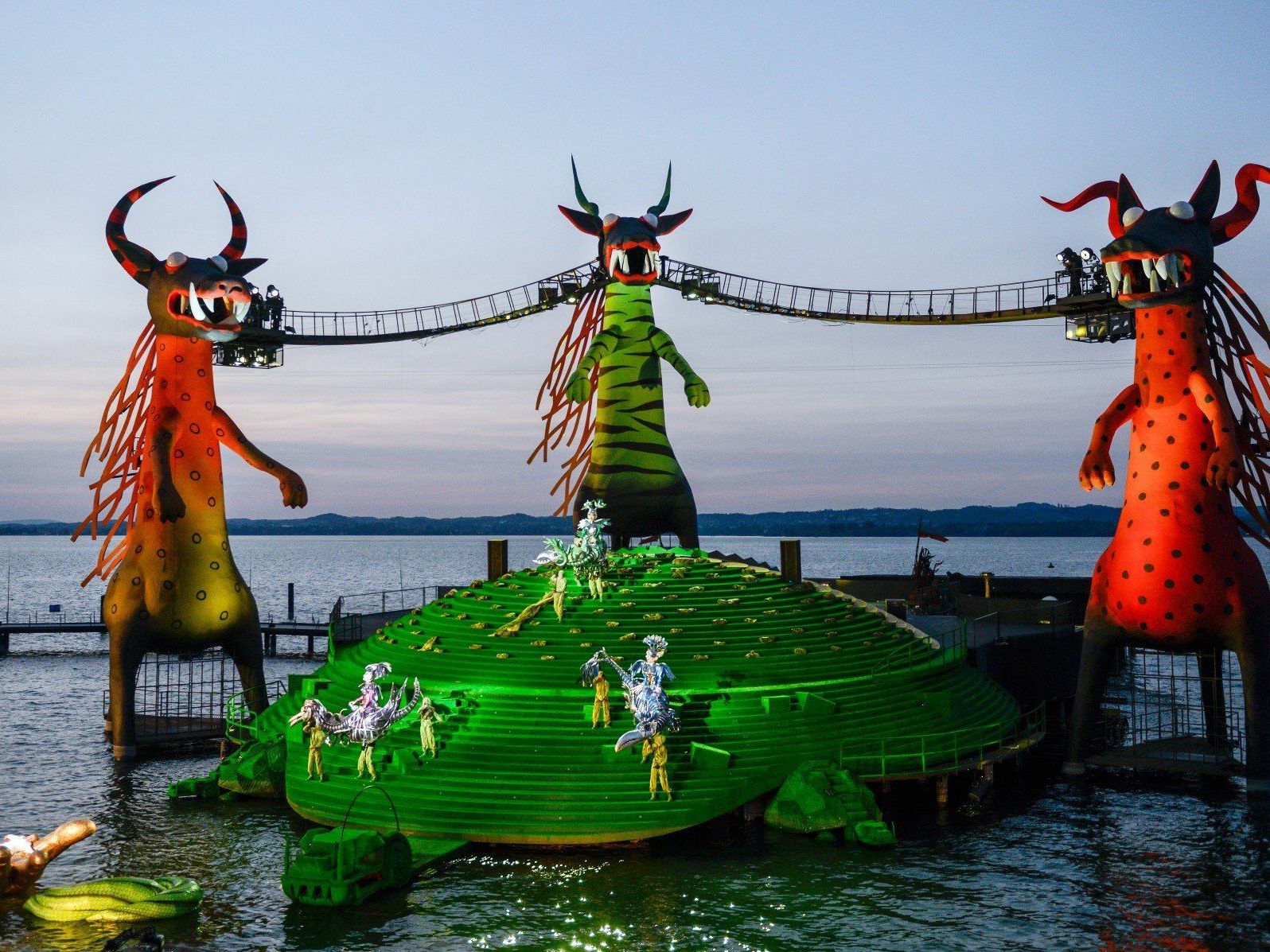 Die Karten für die diesjährigen Aufführungen der "Zauberflöte" sind komplett ausverkauft. Die Karten für die diesjährigen Aufführungen der "Zauberflöte" sind komplett ausverkauft.