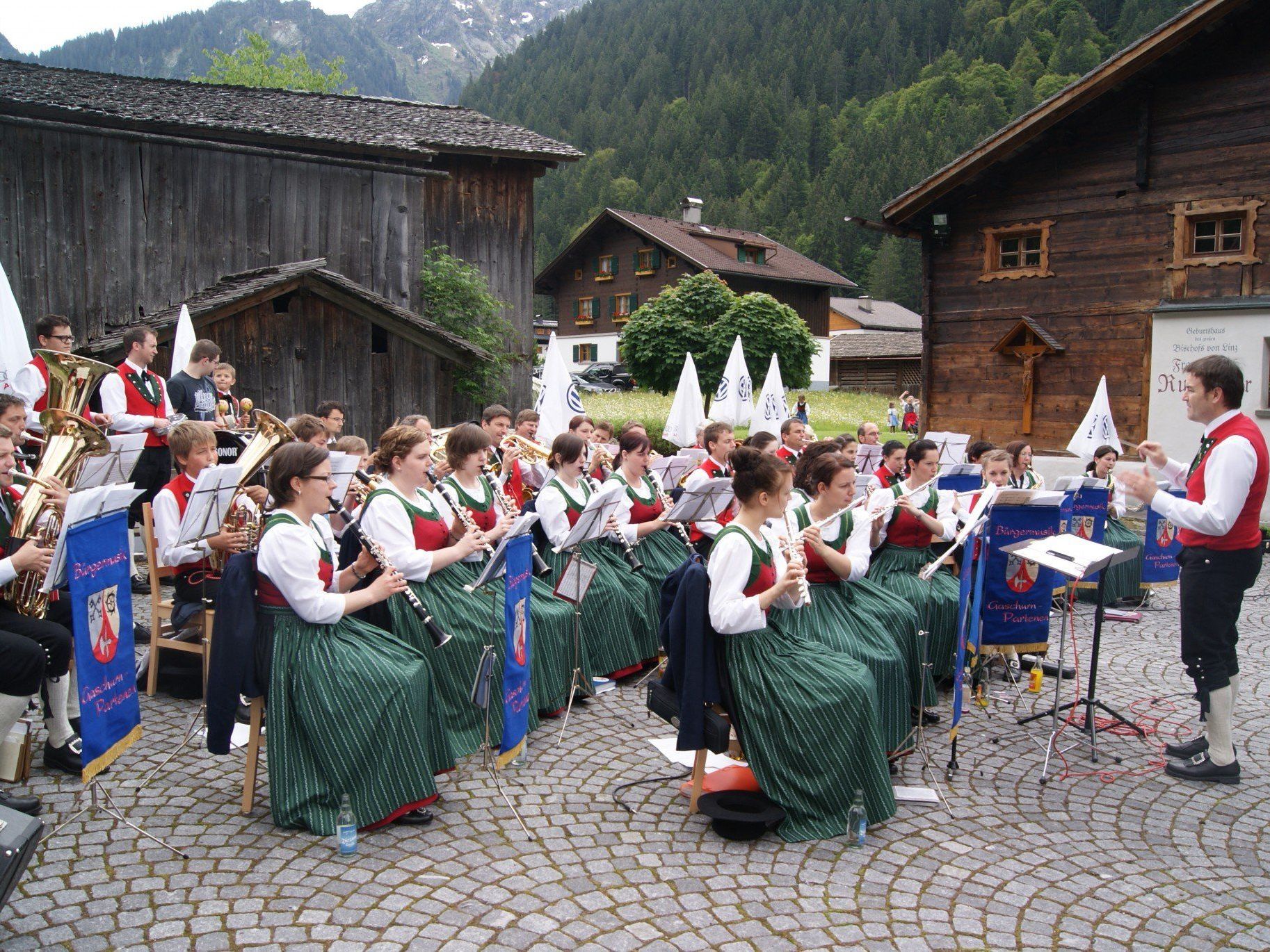 Die Bürgermusik Gaschurn-Partenen spielt ab 20 Uhr ein Platzkonzert. Die Bürgermusik Gaschurn-Partenen spielt ab 20 Uhr ein Platzkonzert.