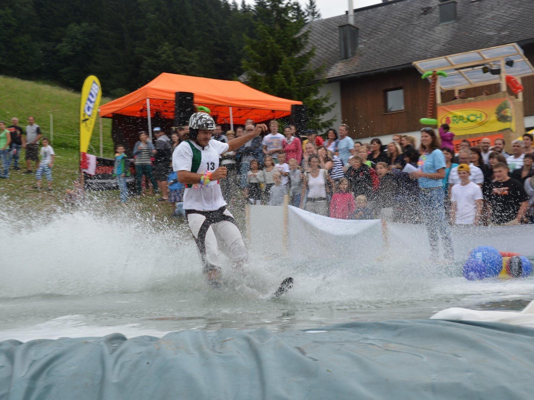 Heisse Fights um jeden Millimeter Weite beim Waterslide Festival in Furx.