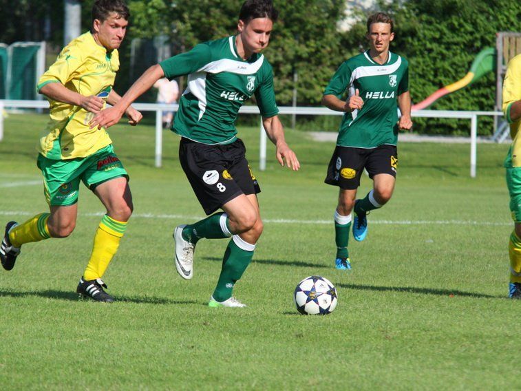 Julian Schelling erzielte zwei Tore beim 6:0-Auswärtssieg in Hohenems. Julian Schelling erzielte zwei Tore beim 6:0-Auswärtssieg in Hohenems.