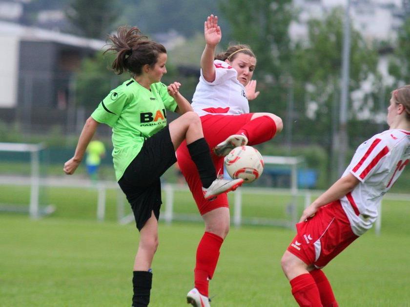Die Frauenmannschaft des DSV schoss gegen Andelsbuch neun Tore und steht im Viertelfinale.