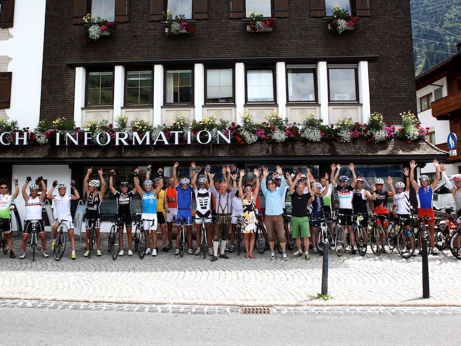Viele Topsportler waren bei der Streckenbesichtigung von Bregenz nach Lech unterwegs. Viele Topsportler waren bei der Streckenbesichtigung von Bregenz nach Lech unterwegs.