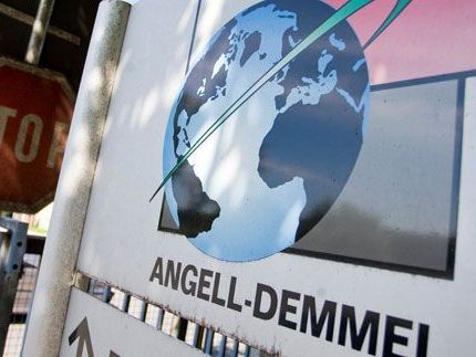 Faurecia Angell-Demmel: Teile der Produktion sollen ins Ausland verlagert werden. Faurecia Angell-Demmel: Teile der Produktion sollen ins Ausland verlagert werden.