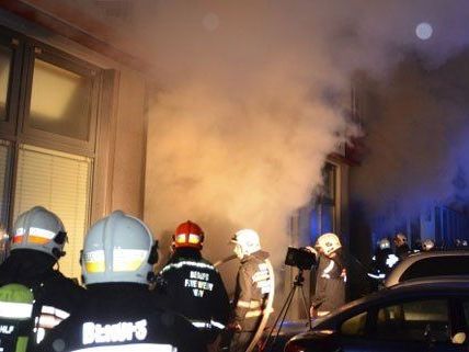 70 Feuerwehrleute waren in der nacht auf Mittwoch im Einsatz. 70 Feuerwehrleute waren in der nacht auf Mittwoch im Einsatz.