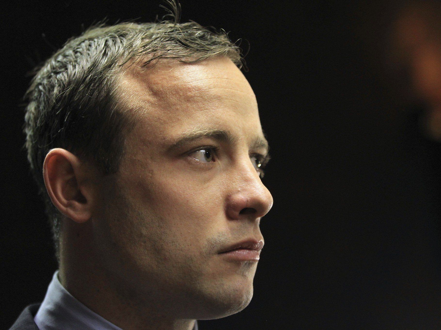 Die Anklageschrift gegen Oscar Pistorius ist nun fertig. Voraussichtlich wird ab nächstem Jahr verhandelt. Die Anklageschrift gegen Oscar Pistorius ist nun fertig. Voraussichtlich wird ab nächstem Jahr verhandelt.