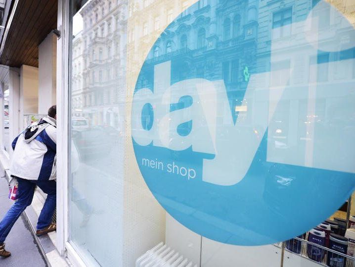 Eine dayli-Filiale in Wien, aufgenommen am 23. November 2012. Eine dayli-Filiale in Wien, aufgenommen am 23. November 2012.