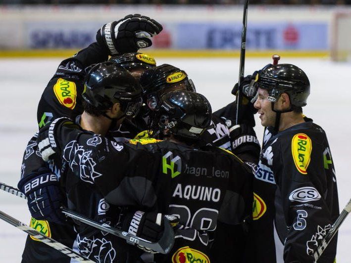 Dornbirner EC Coach Mac Queen lässt die Try-Out-Cracks schwitzen. Dornbirner EC Coach Mac Queen lässt die Try-Out-Cracks schwitzen.