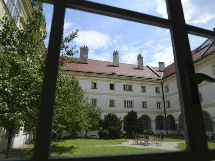 Derzeit wird gegen die Flüchtlinge wegen Schleppereiverdachts ermittelt. Derzeit wird gegen die Flüchtlinge wegen Schleppereiverdachts ermittelt.