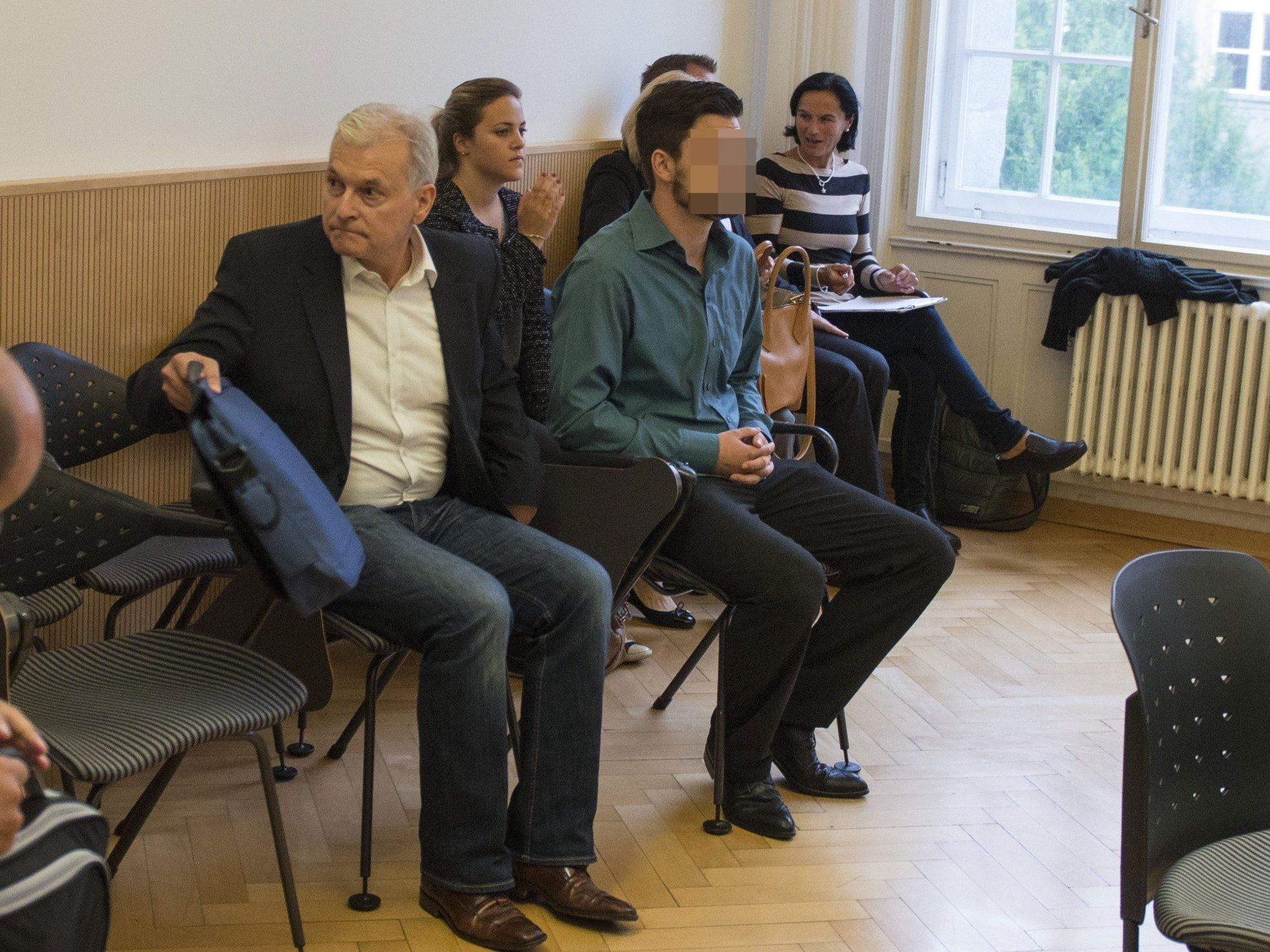Bludenzer Stadtamtsdirektor Erwin Kositz teilschuldig gesprochen - Urteil nicht rechtskräftig. Bludenzer Stadtamtsdirektor Erwin Kositz teilschuldig gesprochen - Urteil nicht rechtskräftig.