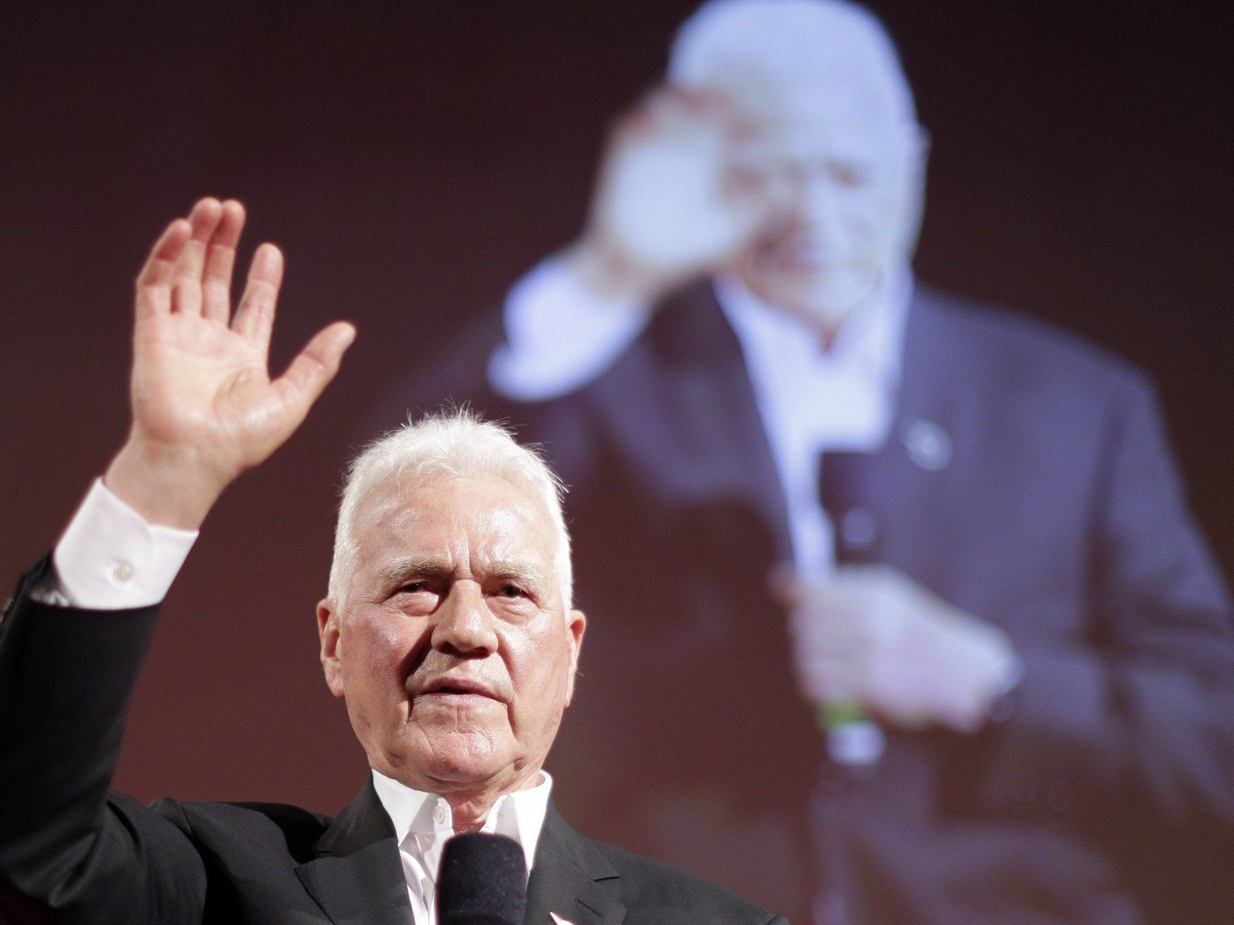 Frank Stronach - was für eine Rolle spielt der Austrokanadier nach der Wahl? Frank Stronach - was für eine Rolle spielt der Austrokanadier nach der Wahl?