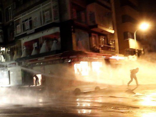 Polizei setzte in Istanbul Wasserwerfer ein