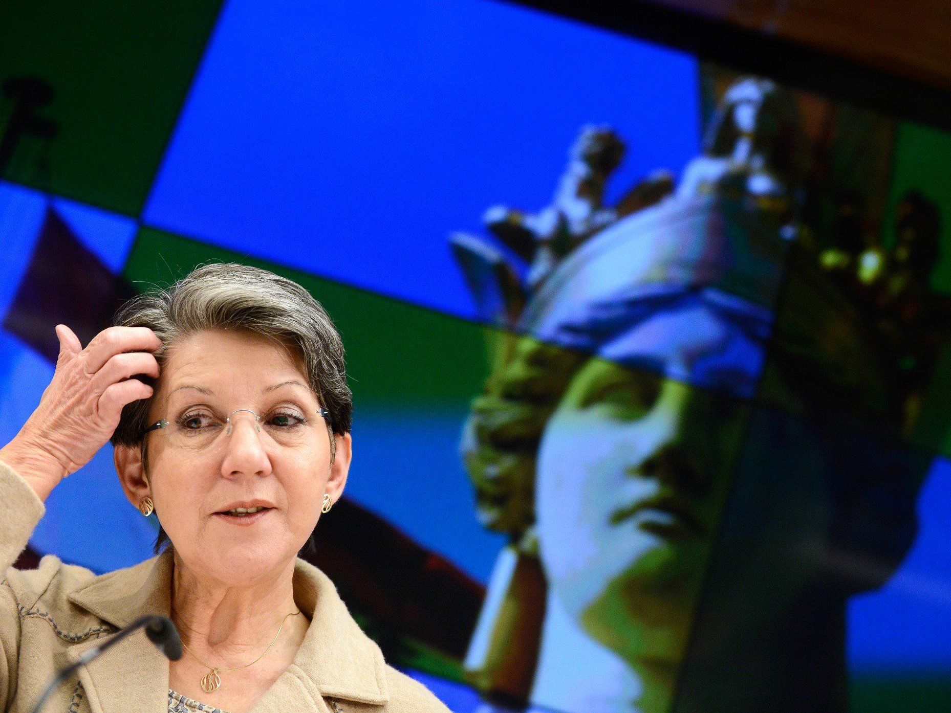 Nationalratspräsidentin Barbara Prammer ist schwer erkrankt und wird sich in nächster Zeit ihrer Genesung widmen. Nationalratspräsidentin Barbara Prammer ist schwer erkrankt und wird sich in nächster Zeit ihrer Genesung widmen.