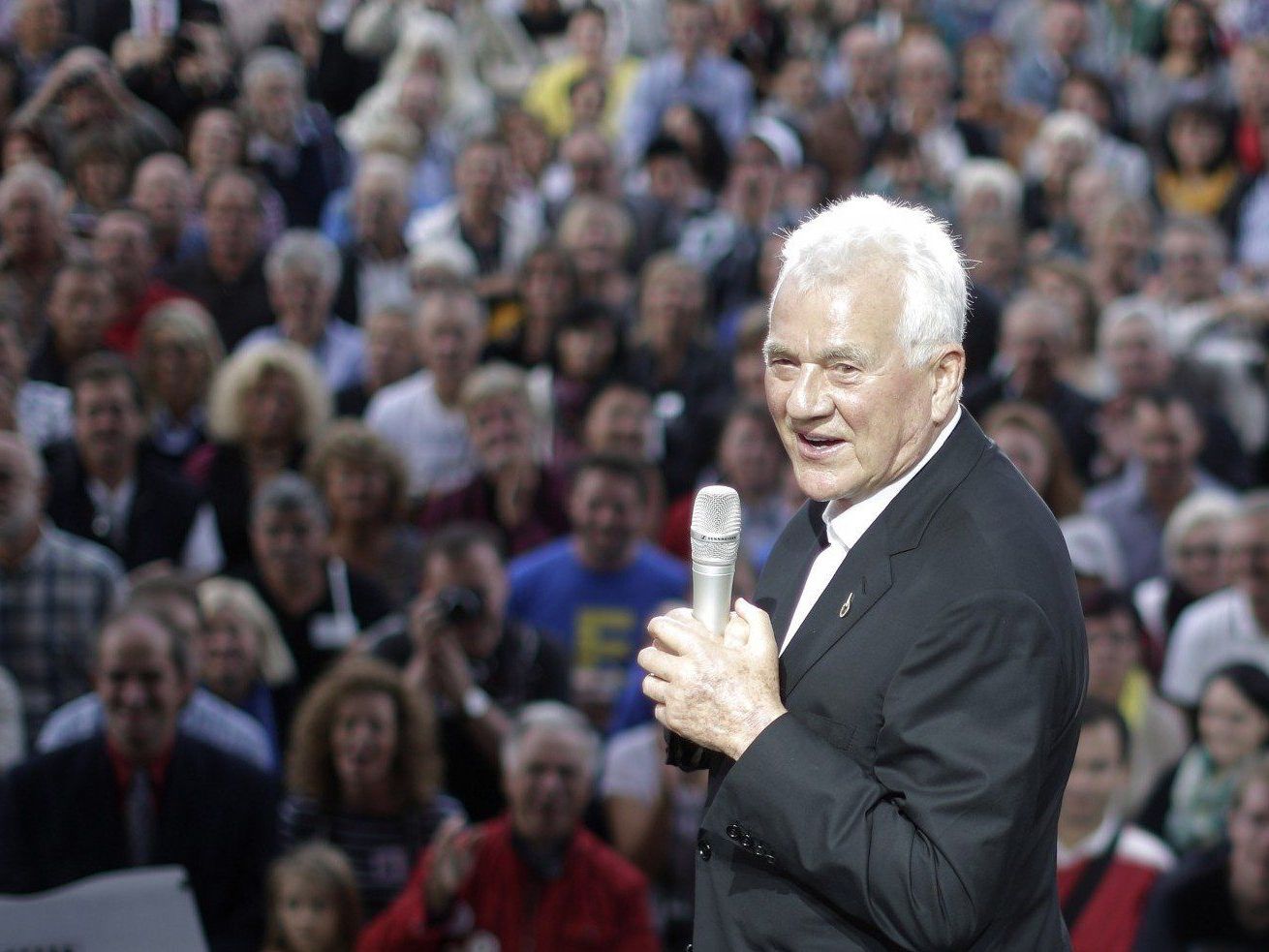 Das ist das Wahlprogramm des Team Stronach zur Nationalratswahl 2013. Das ist das Wahlprogramm des Team Stronach zur Nationalratswahl 2013.