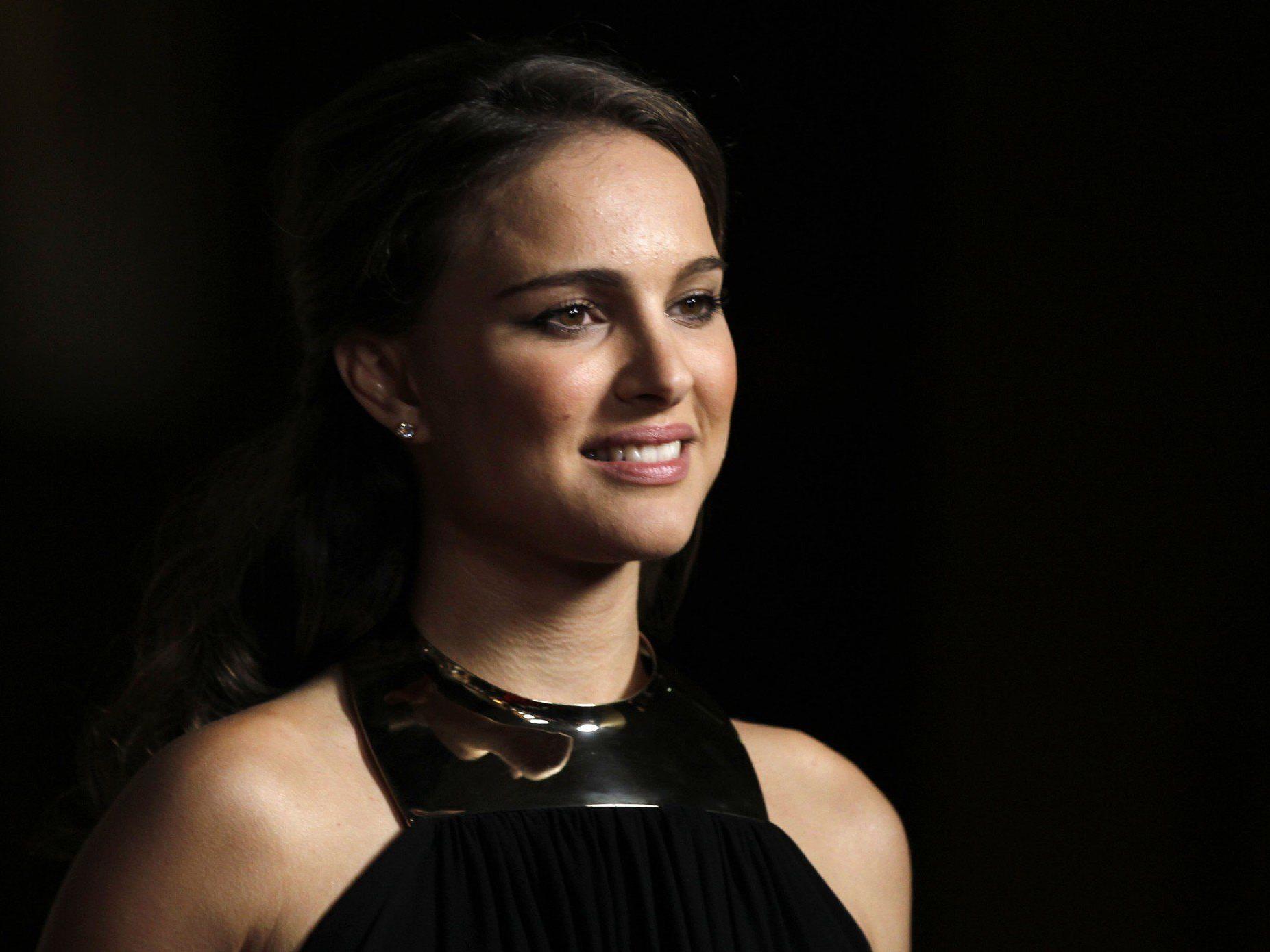 Viennale Trailer 2013: Illusions & Mirrors mit Natalie Portman Viennale Trailer 2013: Illusions & Mirrors mit Natalie Portman