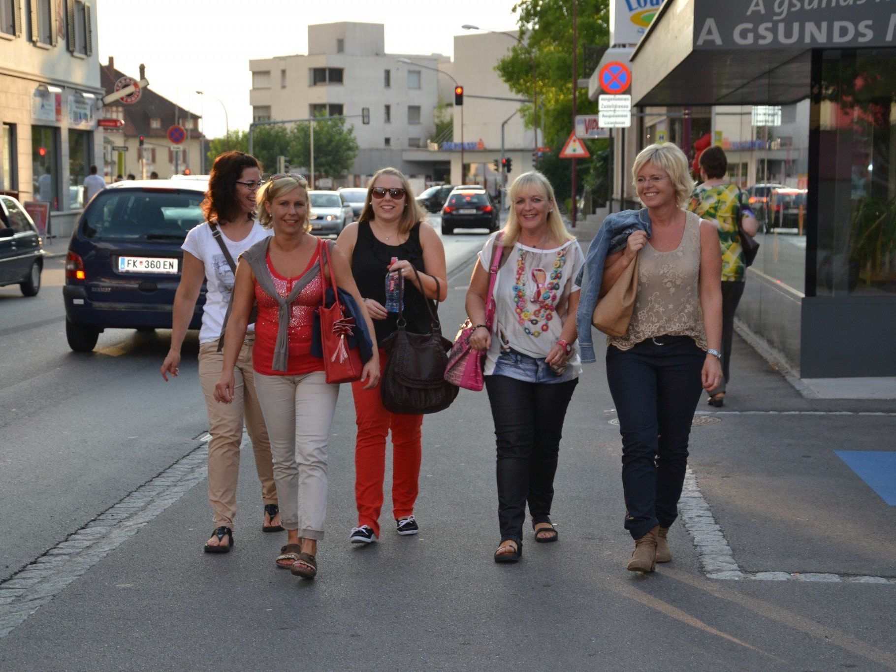 Das Zentrum von Götzis verwandelte sich in der Lifestyle- und Modenacht in eine große Flanierzone Das Zentrum von Götzis verwandelte sich in der Lifestyle- und Modenacht in eine große Flanierzone