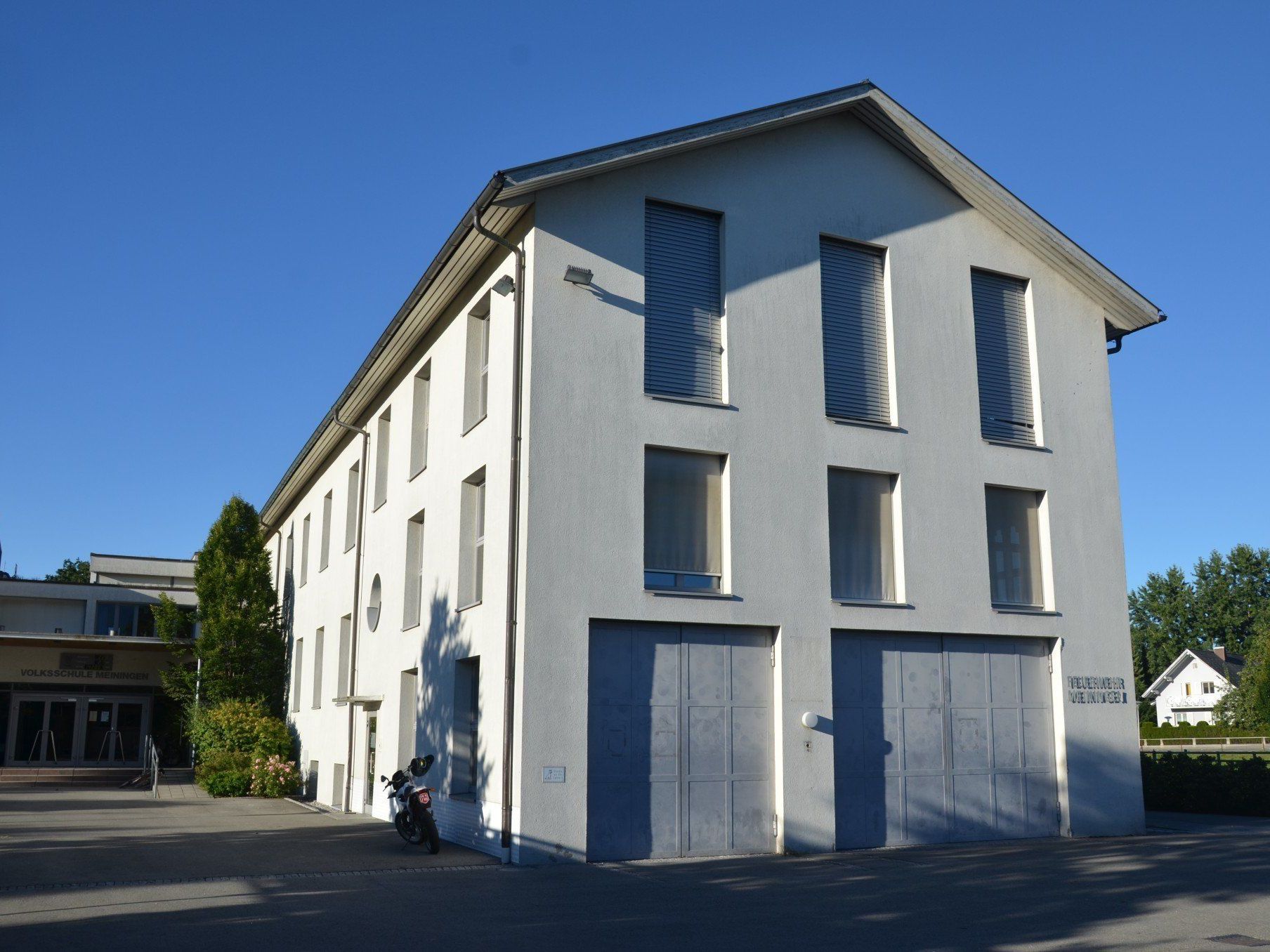 Das alte Feuerwehrhaus wird für die Volksschule Erweiterung adaptiert. Das alte Feuerwehrhaus wird für die Volksschule Erweiterung adaptiert.