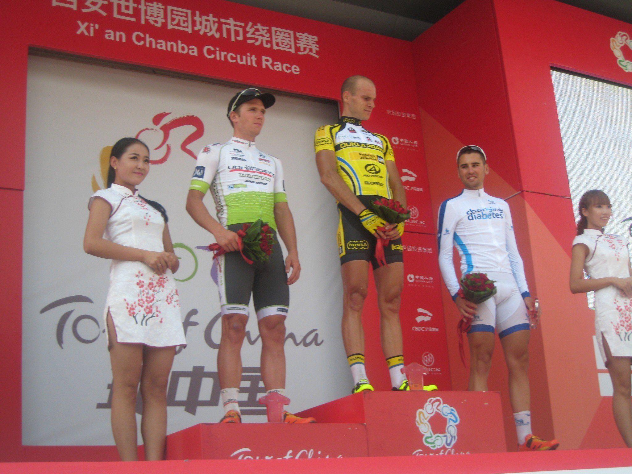 Team Vorarlberg Fahrer Daniel Biedermann sensationell Zweiter der ersten Etappe in China.