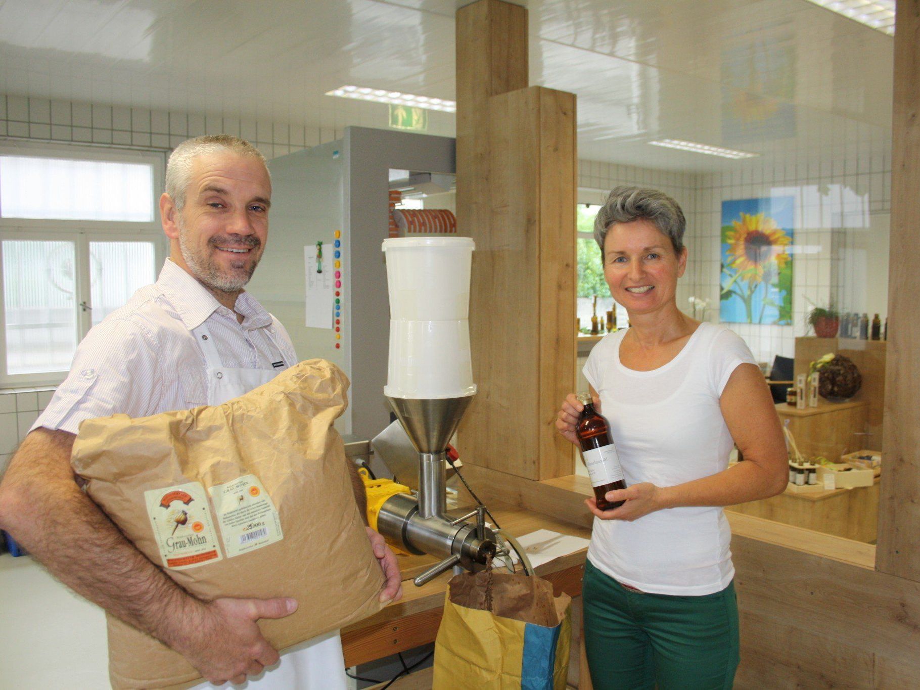 Barbara und Christian Sailer laden am Samstag von 8 bis 12 Uhr zur offiziellen Eröffnung der „Ölmühle Sailer" und des „Alma Käslädele" in Lochau. Barbara und Christian Sailer laden am Samstag von 8 bis 12 Uhr zur offiziellen Eröffnung der „Ölmühle Sailer" und des „Alma Käslädele" in Lochau.