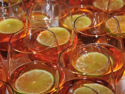 Kühle Drinks gibt es im Kunsthallen-Café erst wieder im Frühjahr 2014. Kühle Drinks gibt es im Kunsthallen-Café erst wieder im Frühjahr 2014.